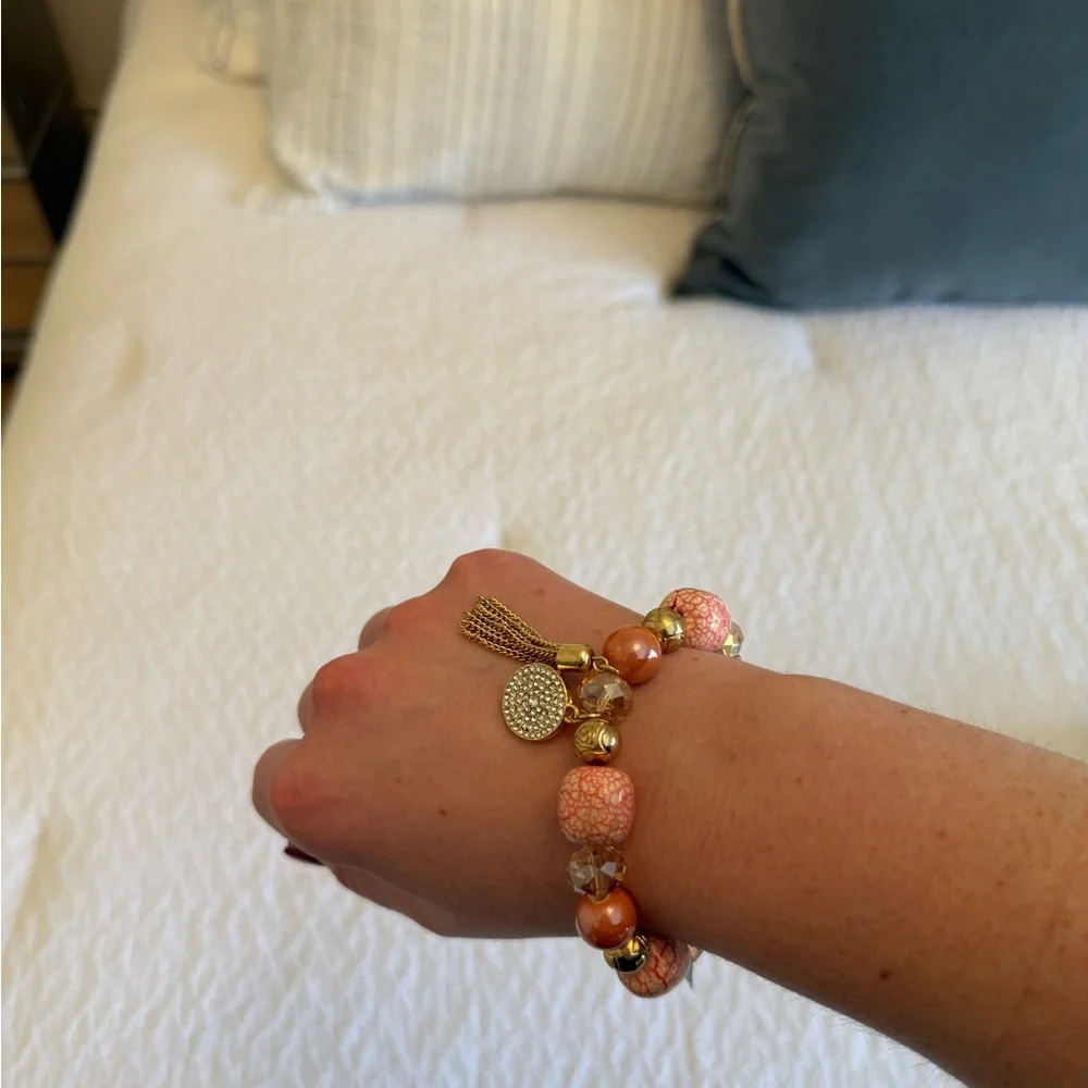 Beaded Stretch Bracelet w/ Gold Charms – Pink & Gold (Imperfection on tassel) - Picture 5 of 8